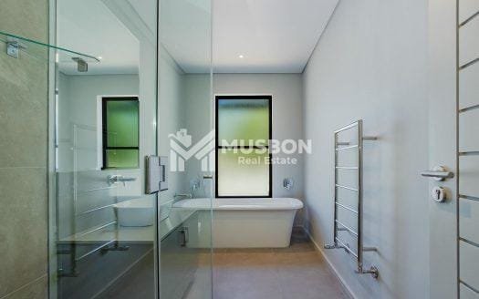 Luxurious mansion in Kigo with lake view