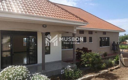 House for sale in Fort Portal Bushenyi
