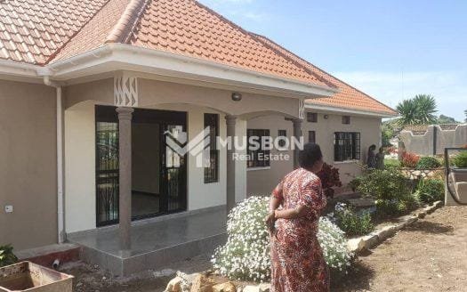 House for sale in Fort Portal Bushenyi