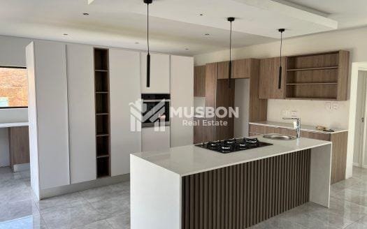 Luxurious mansionnete in Kira
