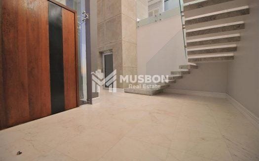 Mansion on Sixty decimals in Munyonyo