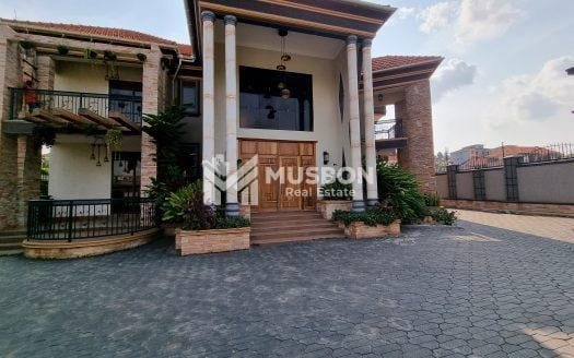 Luxurious mansion for sale in Kisaasi.