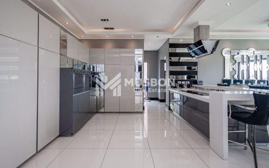 Lake front mansion for sale in Munyonyo