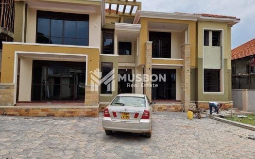 Luxurious mansion for sale in Kisaasi