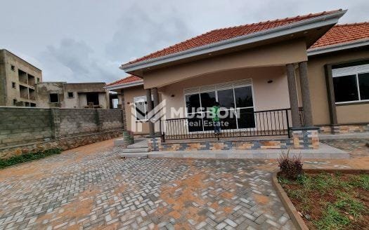 New house along Munyonyo-Kigo road