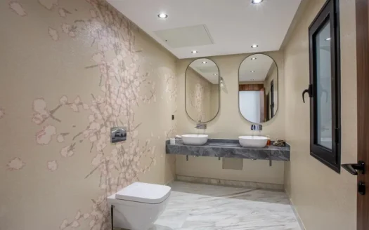 5 bed House for sale in Kira