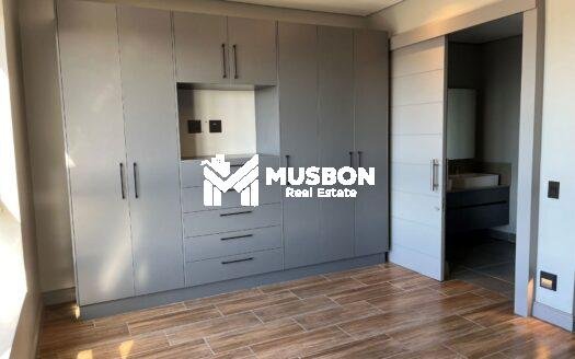 Villa for sale in Mbuya
