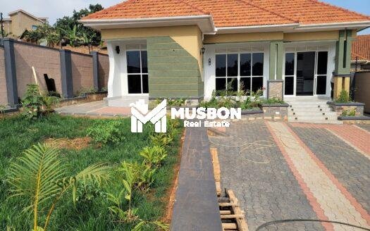 Spacious bangalow in kisaasi