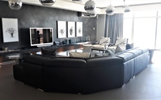 Bank sale mansion for sale in Munyonyo
