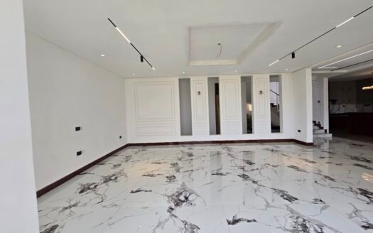 Mansion for sale in Kigo