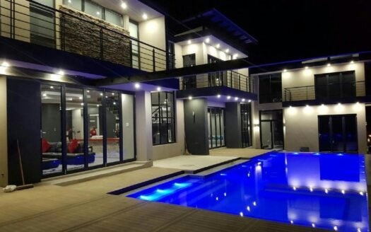 Bank sale mansion for sale in Munyonyo