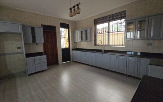 Mansion for sale in Kiwatule