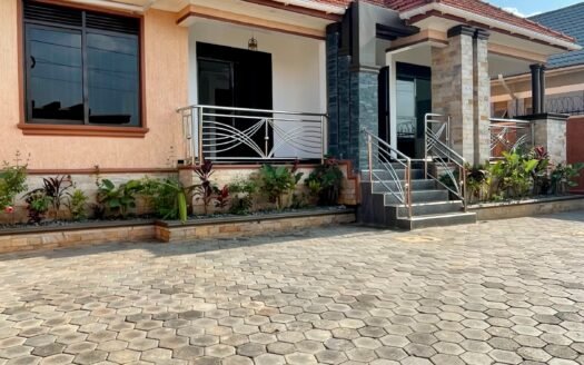 House for sale in kira