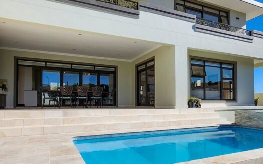 Mansion for sale in Luzira