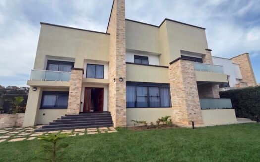 Villas for sale in Entebbe. Gated community
