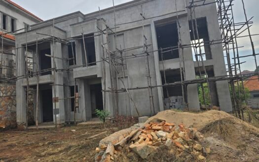 Bank sale House for sale in Kira