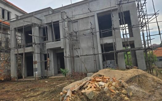 Bank sale House for sale in Kira