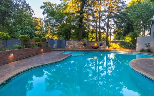 Bank sale mansion in Entebbe