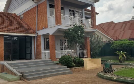 5 Bedroomed Standalone property for rent in bukoto